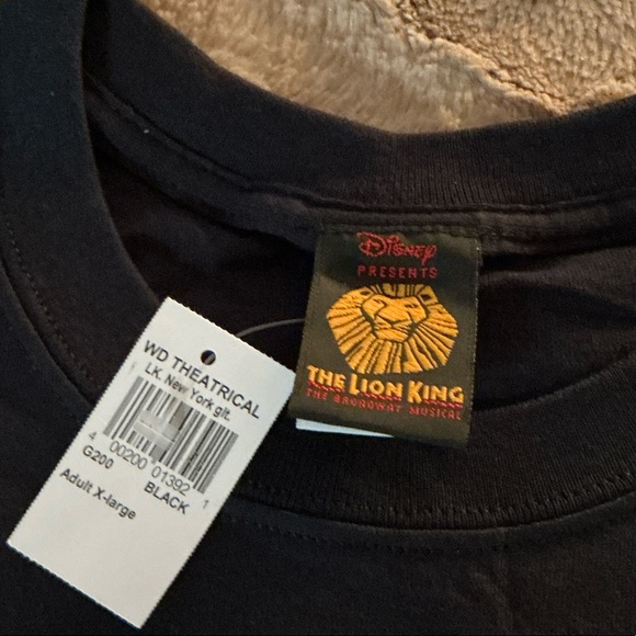 The Lion King Broadway Musical NYC T-Shirt – Size XL (NWT) - Picture 5 of 7